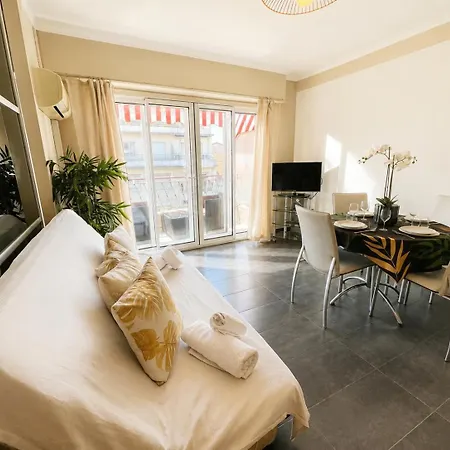 Le Coeur D'antibes, T2, 4p, Balcon, Centre *